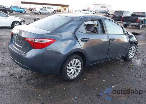 2017 Toyota Corolla Le z USA, uszkodzony, nr VIN 5YFBURHE6HP688850